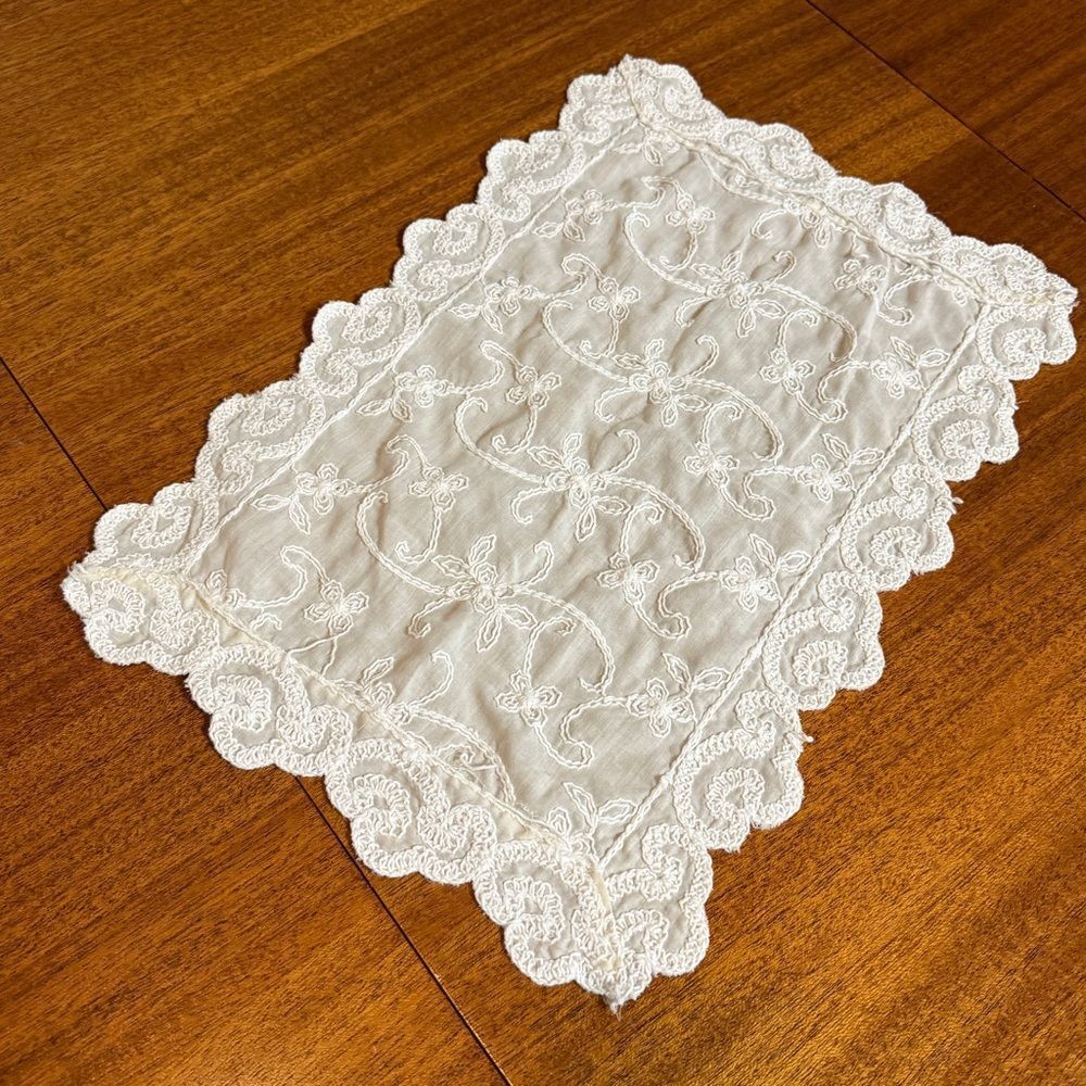 Vintage Rectangular Doily Placemat Intricate Cream Embroidery Scalloped Edge